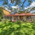 19 King Arthur Terrace, Tennyson , QLD  4105 Australia