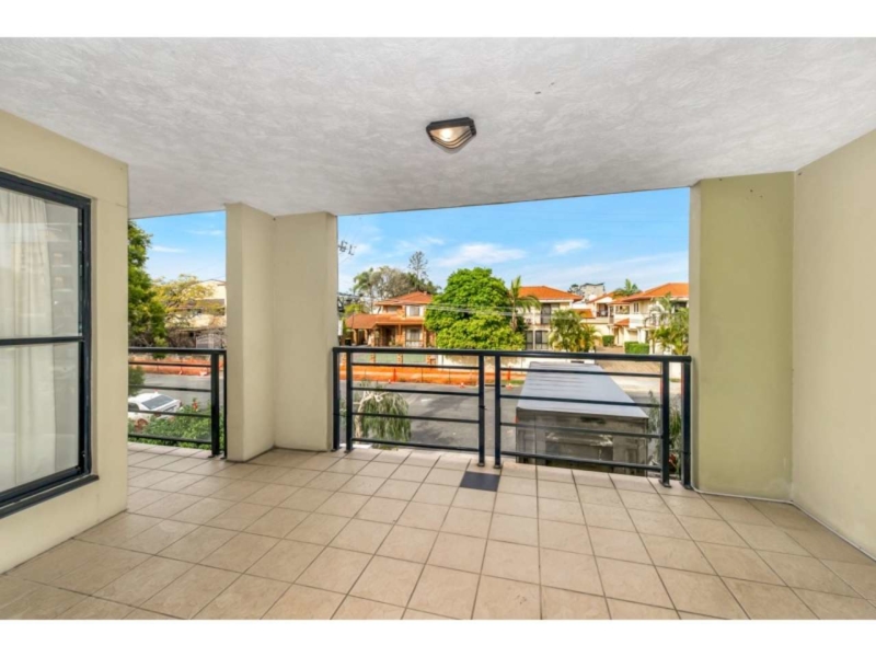 14/11  Grosvenor Road , Indooroopilly , QLD 4068 Australia