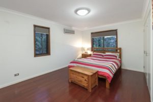 25  Manchester Terrace , Taringa , QLD 4068 Australia