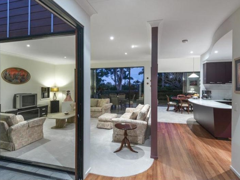 Indooroopilly , QLD  4068 Australia