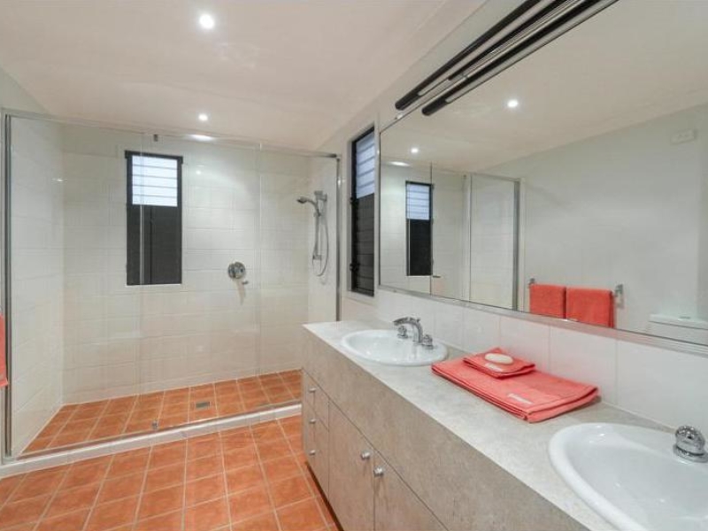 Indooroopilly , QLD  4068 Australia