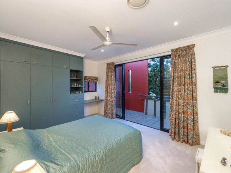 Indooroopilly , QLD  4068 Australia