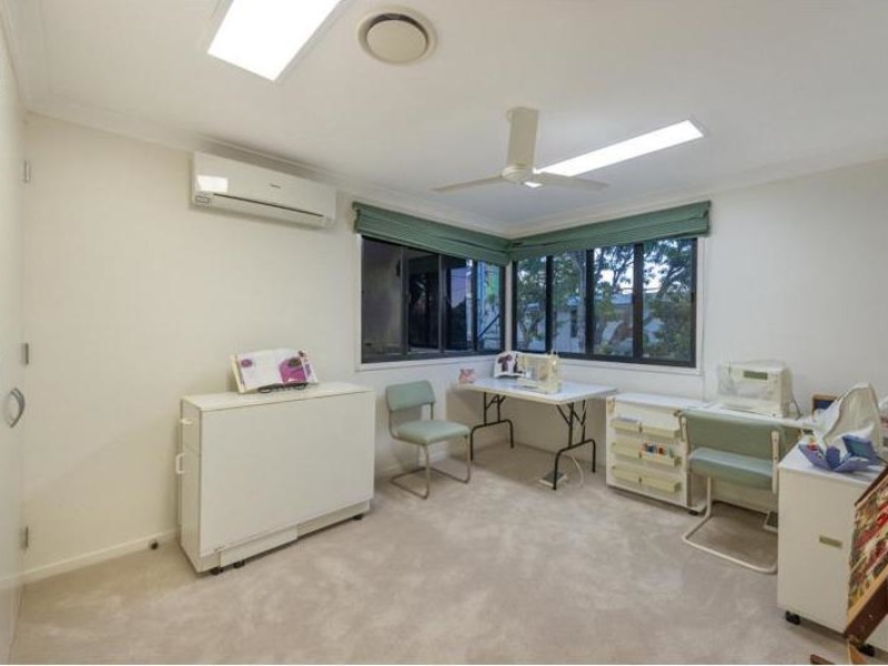 Indooroopilly , QLD  4068 Australia