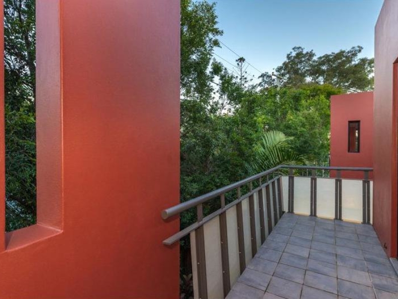 Indooroopilly , QLD  4068 Australia