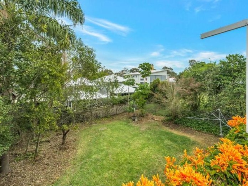 7  Eighth Avenue , St Lucia , QLD 4067 Australia
