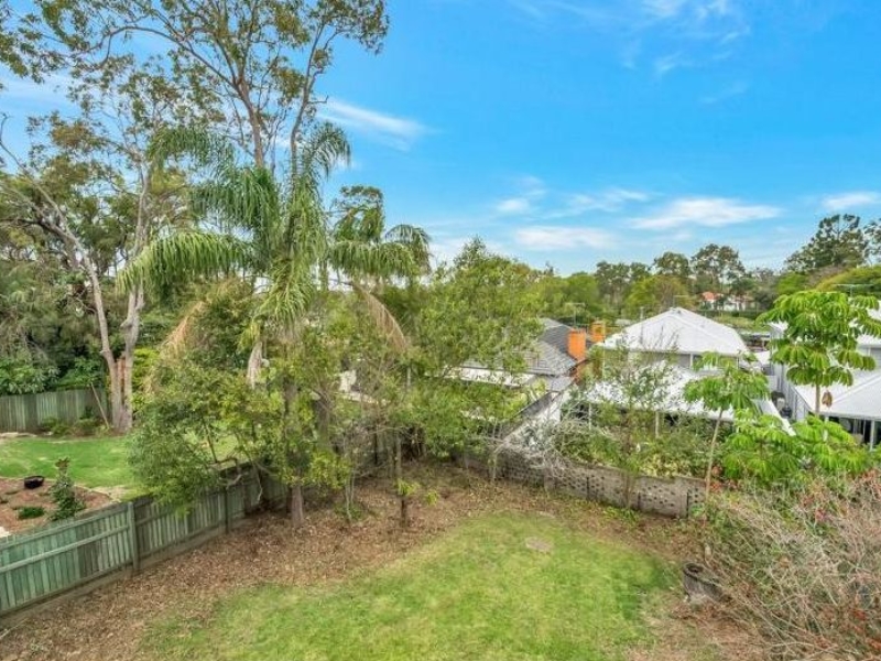 7  Eighth Avenue , St Lucia , QLD 4067 Australia
