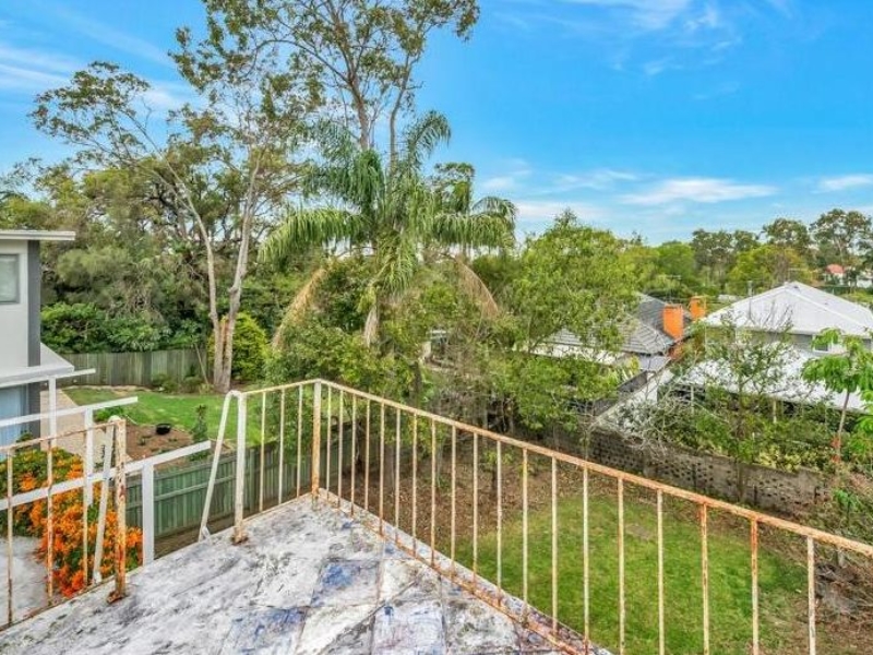 7  Eighth Avenue , St Lucia , QLD 4067 Australia