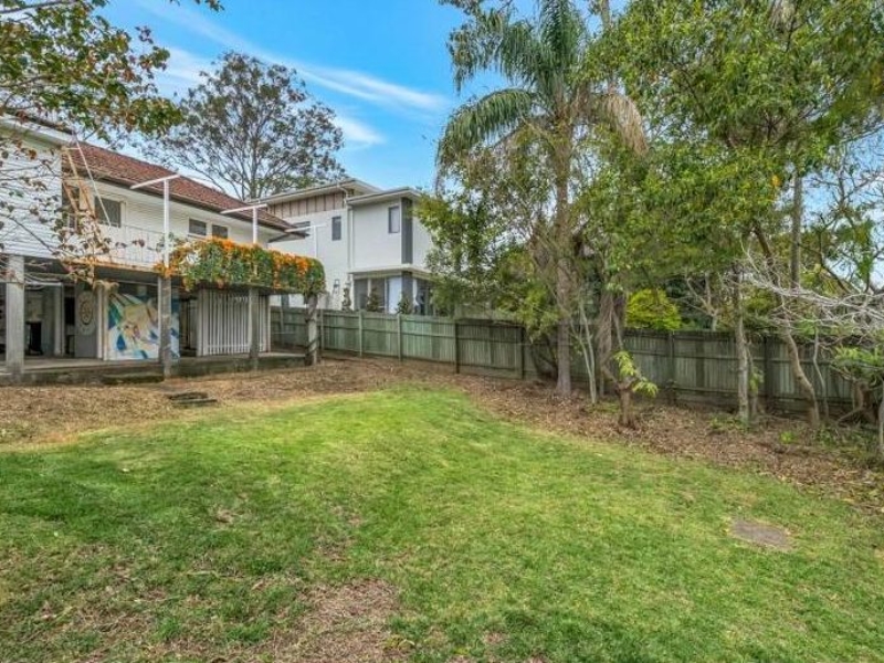 7  Eighth Avenue , St Lucia , QLD 4067 Australia