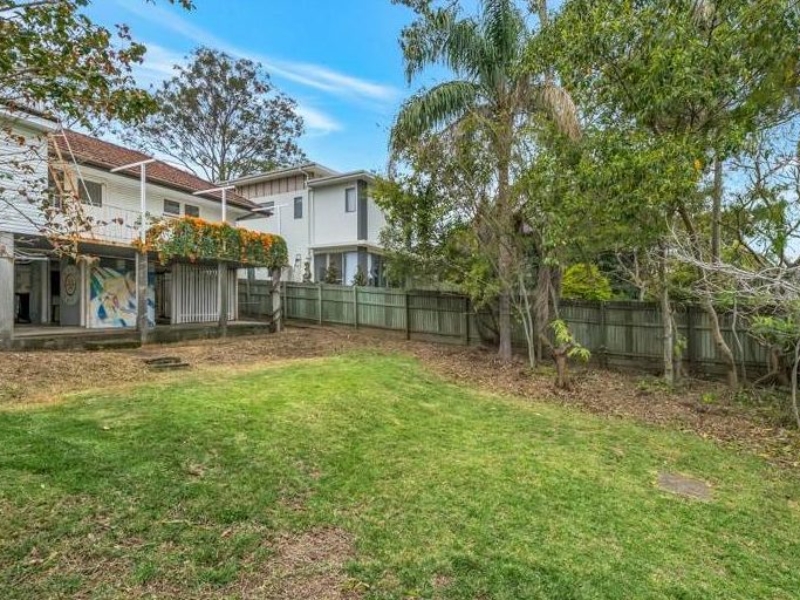 7  Eighth Avenue , St Lucia , QLD 4067 Australia