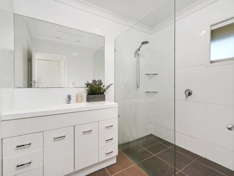 8  Bowaga Street , Indooroopilly, QLD 4068 Australia