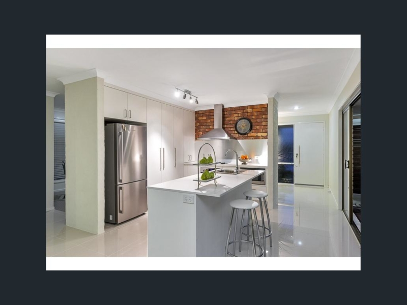 91 Raeside Street , Westlake, QLD 4074 Australia