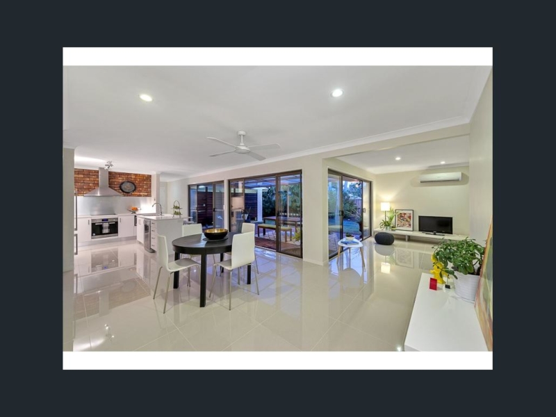 91 Raeside Street , Westlake, QLD 4074 Australia