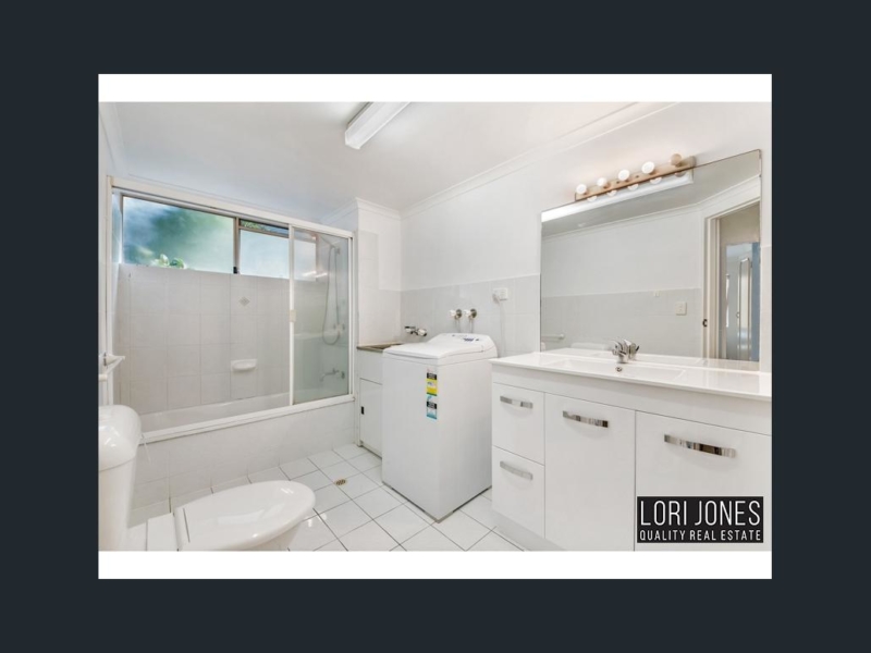 2/39 Raven Street , St Lucia , QLD  4068 Australia