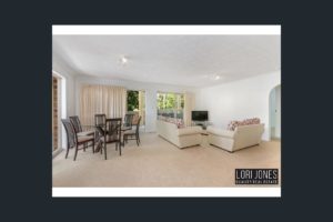 2/39 Raven Street , St Lucia , QLD  4068 Australia