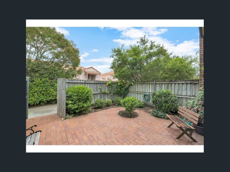 7/25  Bayliss Street , Toowong , QLD 4066 Australia