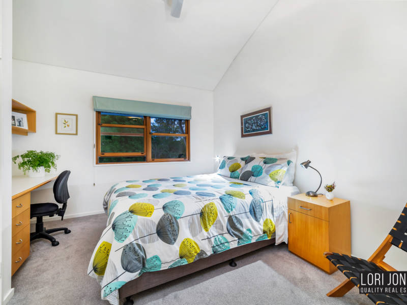 77 Goldieslie Road, Indooroopilly, Queensland 4068 Australia