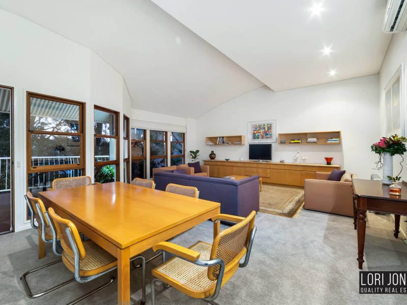 77 Goldieslie Road, Indooroopilly, Queensland 4068 Australia