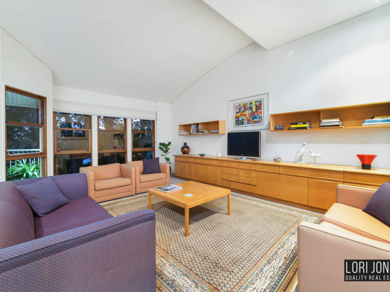77 Goldieslie Road, Indooroopilly, Queensland 4068 Australia