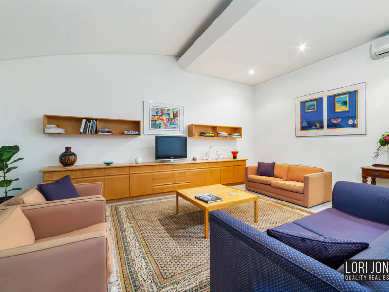 77 Goldieslie Road, Indooroopilly, Queensland 4068 Australia