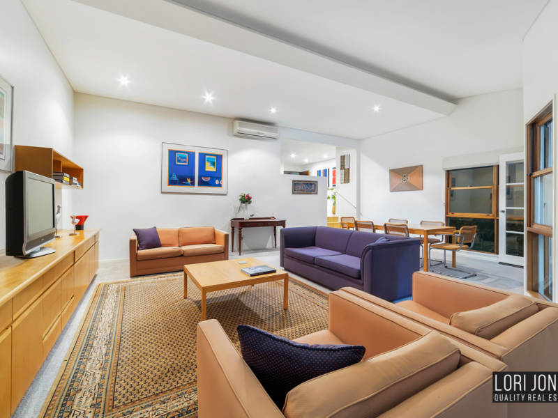 77 Goldieslie Road, Indooroopilly, Queensland 4068 Australia