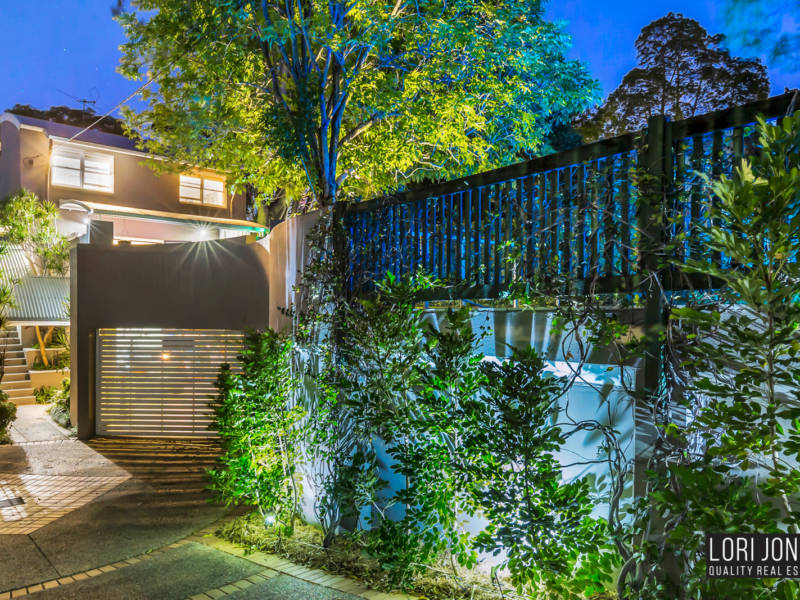 77 Goldieslie Road, Indooroopilly, Queensland 4068 Australia