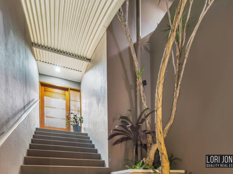 77 Goldieslie Road, Indooroopilly, Queensland 4068 Australia
