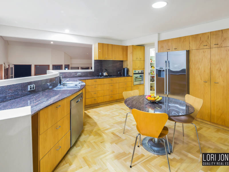 77 Goldieslie Road, Indooroopilly, Queensland 4068 Australia