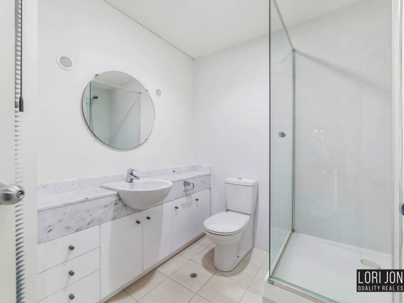 77 Goldieslie Road, Indooroopilly, Queensland 4068 Australia